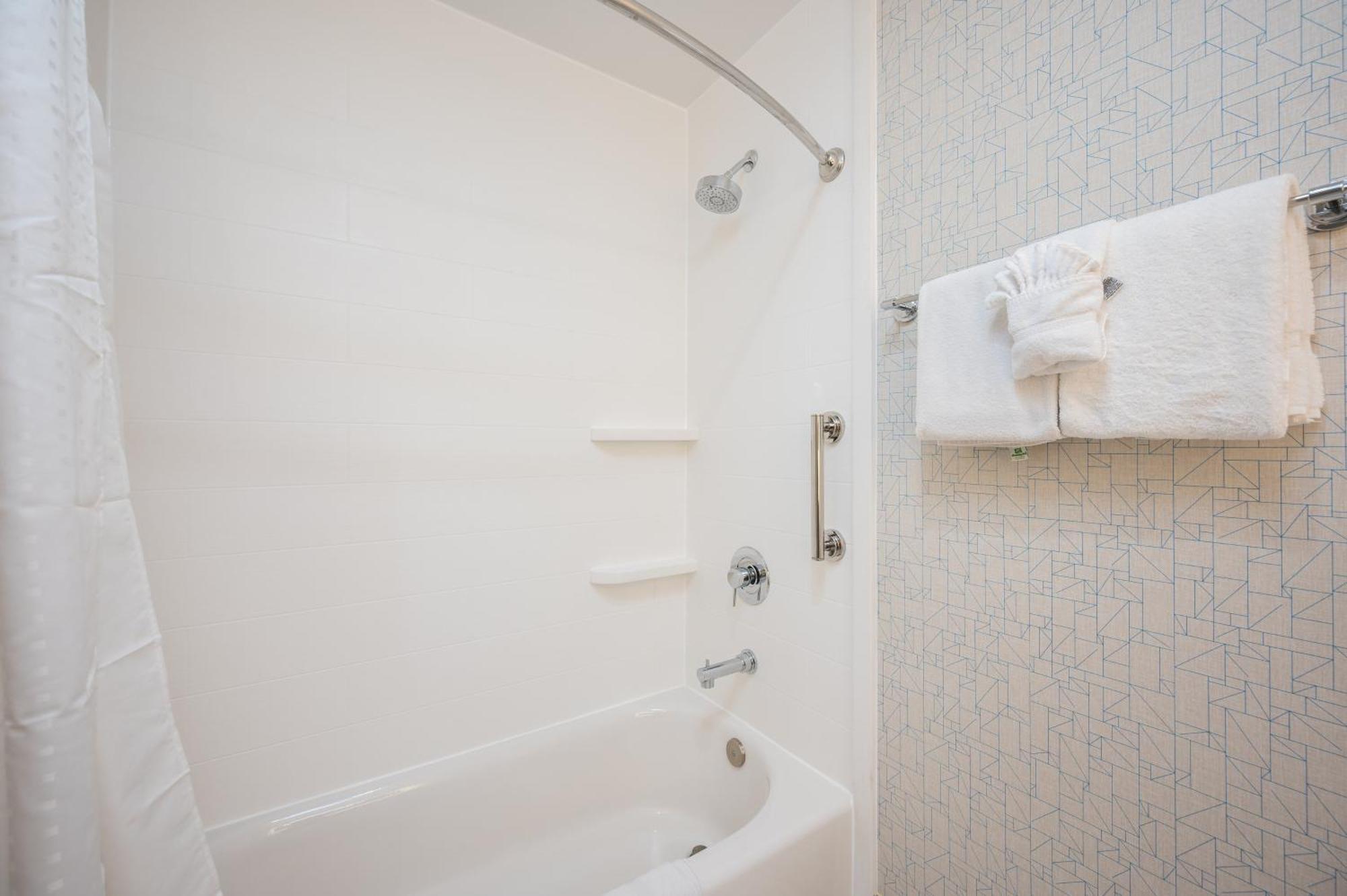 Holiday Inn Express Grover Beach-Pismo Beach Area By Ihg Exterior photo